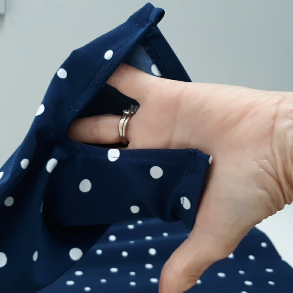Chico's Navy Polka Dot 3/4 Sleeve Split Neck Pullover Top sz XS (0) - Picture 4 of 7